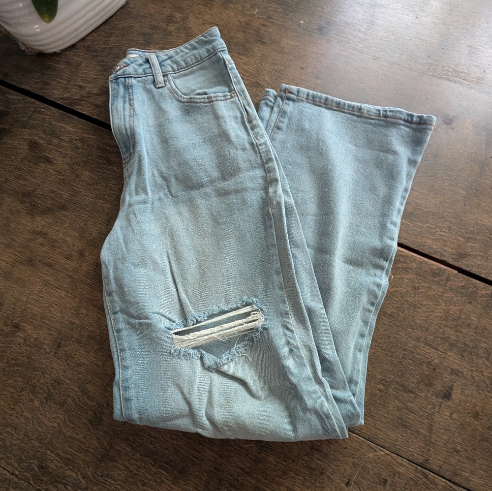 SO light wash wide leg jeans